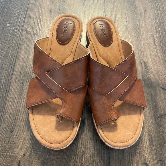 b.o.c. Shoes - Brown comfy wedges